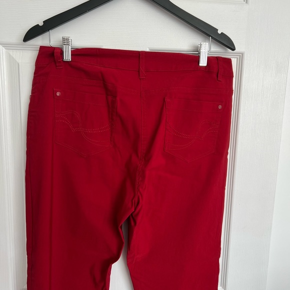 Reitmans size 13 red pants - Picture 4 of 4
